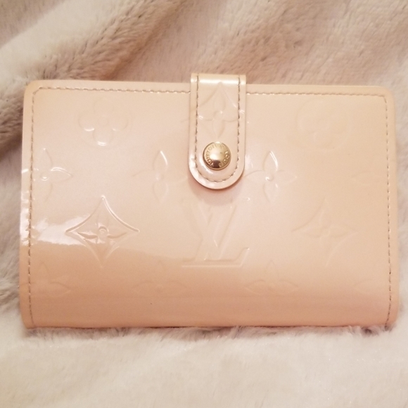 Louis Vuitton Handbags - AUTH Louis Vuitton Viennois Wallet light pink